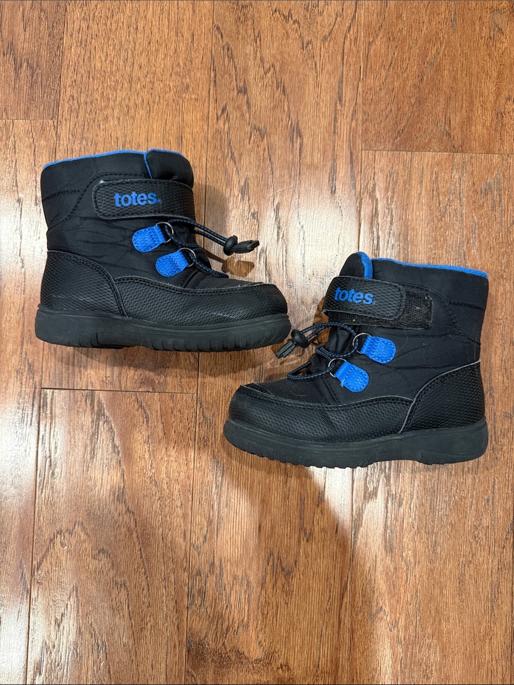 totes Kids Black with Blue Accent Snow Boots